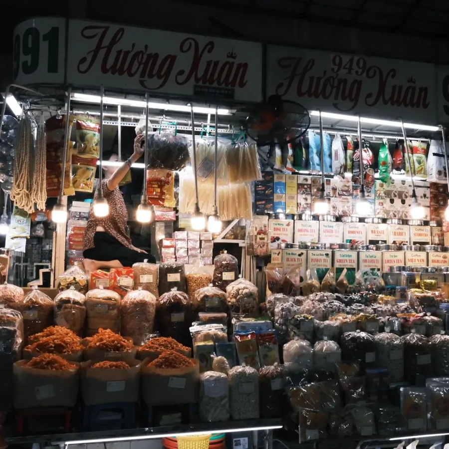 Nồi nước dùng nấu mỗi sáng